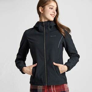 Venta al por mayor Chaqueta táctica negra Diseño popular y venta al por mayor Ropa deportiva para mujer Chaqueta <span class=keywords><strong>Softshell</strong></span> - Product Image 1