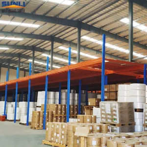 การออกแบบหลายระดับคลังสินค้าจัดเก็บเหล็ก Q235B ชั้นลอยพื้น Racking ระบบ