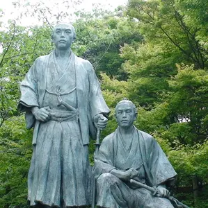 Personalizado de decoración de bronce samurai japonés estatua escultura