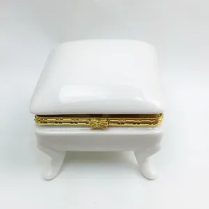 白色釉面优雅装饰陶瓷首饰盒