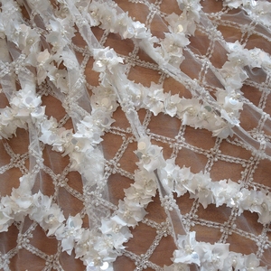 Top End Trắng Thủ Công Đính Cườm Vải Tuyn Ren Với Ngọc Trai Sang Trọng 3D Hoa Pháp Ren Với Sequins Cho Váy Cưới HY0710-1 - Product Image 2