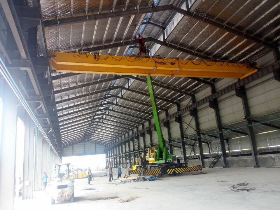 Bâtiment d'entrepôt en acier de construction en acier adapté aux besoins du client par usine en gros de fabrication