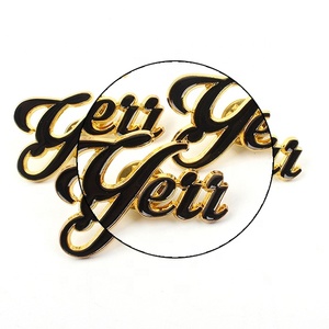 Badge en métal dur personnalisé, épingles à revers en émail souple, avec lettres de marque, nom, Logo, 3D, pour cadeaux, vente en gros