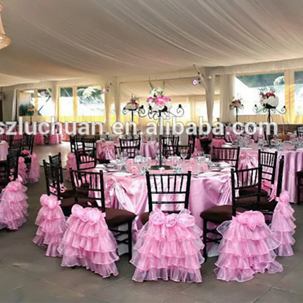 ダイニングルームの美しい椅子カバーピンクの安い結婚式の椅子カバーオーガンザフリルイベントの椅子カバー