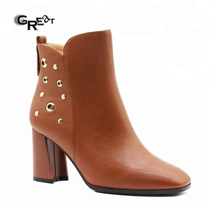 Botines de diseño para mujer, botas femeninas de diseño novedoso, estilo 2020 - Product Image 2