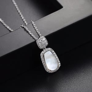 LUOTEEMI Offre Spéciale Naturel Coquillage Blanc Pavé Zircon Romantique Bijoux Pendentif Collier Pour Les Femmes Cadeau De Noël Saint-Valentin - Product Image 4