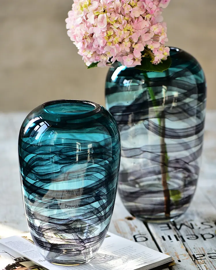 Bình Bixuan Màu Ombre Màu Xanh Handblown Lọ Thủy Tinh Trong Suốt Bình Màu Đen Mờ Sọc Nghệ Thuật Trang Trí Nội Thất Bảng Centerpieces 17.7X27 Cm