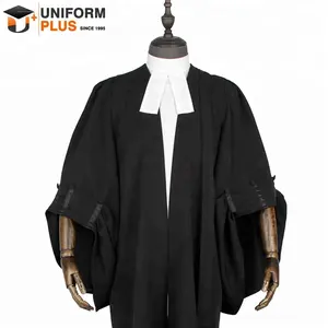उच्च गुणवत्ता वाली पारंपरिक काले न्यायालय कानूनी रेगलिया न्यायाधीश वकील एवोकाट्स के रोबे और बैरिस्टर गाउन पहनते हैं