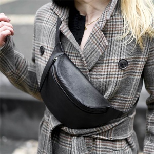 2022 designer black fanny pack Stylish fashion unisex bum bag men women waist bag chest bag customized logo
