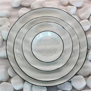 Assiette à gâteau en porcelaine 4/6/8/10 pouces assiette ronde en céramique avec Design japonais pois blancs