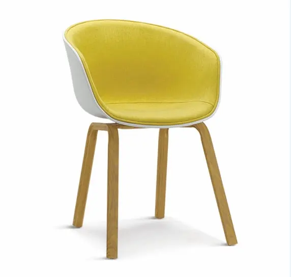 판매를 위한 플라스틱 의자를 식사하는 목제 다리 직물 방석을 가진 여가 부엌 의자
