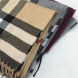 Cosum venta al por mayor barato grueso escocés Plaid acrílico señora bufanda chal invierno manta Cachemira bufanda - Product Image 5