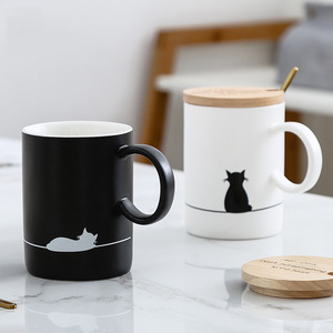 Taza <span class=keywords><strong>de</strong></span> café <span class=keywords><strong>de</strong></span> porcelana con tapa <span class=keywords><strong>de</strong></span> madera, <span class=keywords><strong>diseño</strong></span> <span class=keywords><strong>de</strong></span> gato perezoso blanco y negro - Product Image 2