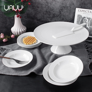 Plat <span class=keywords><strong>à</strong></span> <span class=keywords><strong>tarte</strong></span> d'anniversaire rond blanc assiettes rectangulaires en <span class=keywords><strong>céramique</strong></span> assiettes <span class=keywords><strong>à</strong></span> gâteaux de restaurant assiette personnalisée - Product Image 4