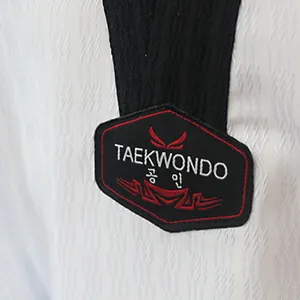 Échantillon livraison gratuite Nouveau modèle Offre Spéciale Super Léger Arts Martiaux Taekwondo Uniforme Dobok à vendre