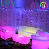 Sofá Moderno de Plástico Rígido con Iluminación LED de 16 Colores para Tres Personas, Ideal para Discotecas