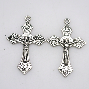 도매 낮은 가격 금속 합금 크로스 미니 십자가 펜던트 매력 <span class=keywords><strong>DIY</strong></span> 목걸이 - Product Image 1