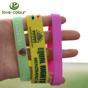 Pulseras de Silicona Personalizadas de Fábrica para Regalos de Eventos Deportivos de Año Nuevo / Pulseras de Goma con Relieve y Grabado - Product Image 6