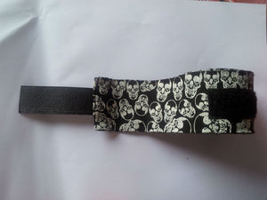 Envolturas de mano de seguridad deportivas con calavera semielástica - Product Image 1