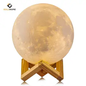 Goldmore Lampu Bulan Cetak 3D, Lampu Malam Bulan Dapat Diisi Ulang dengan Dudukan Kayu, Diameter 5.9 Inci