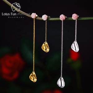 925 Sterling Silver Sea Shell Delicato Petali di Rosa Irregolare Lungo Orecchino di Goccia Per Le Donne del Commercio All'ingrosso Dei Monili