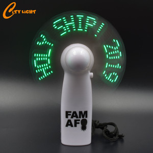 พัดลมไฟ LED แบบมือถือขนาดเล็กพัดลมใช้แบตเตอรี่พัดลมส่งข้อความแบบกำหนดเอง - Product Image 2