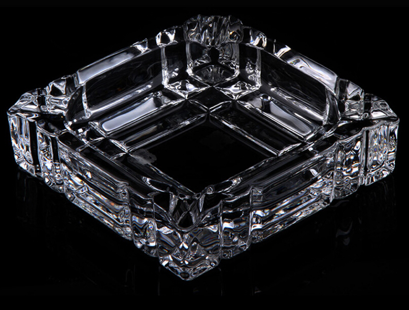 Haonai Diameter 15cm- Clear Glass Ashtray - Round Indoor Ashtray with 4 Cigarette Slots - Perfect Gift for Smokers