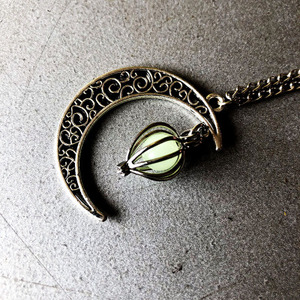 2019 Venta caliente <span class=keywords><strong>de</strong></span> las mujeres encanto brillante collar Luna piedra luminosa collar Halloween <span class=keywords><strong>regalos</strong></span> - Product Image 2