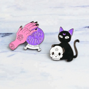 Fabricación de alta calidad, venta al por mayor, creativo, barato, <span class=keywords><strong>mala</strong></span> <span class=keywords><strong>bruja</strong></span>, Gato Negro, alfileres, insignia, personalizado, esmalte suave, Metal, dibujos animados, Pin de solapa - Product Image 3