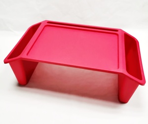 Bureau portable multifonctionnel conçu comme un <span class=keywords><strong>pont</strong></span> avec deux grandes poches latérales <span class=keywords><strong>pour</strong></span> enfants et adultes, idéal <span class=keywords><strong>pour</strong></span> la lecture et la prise de repas. - Product Image 2