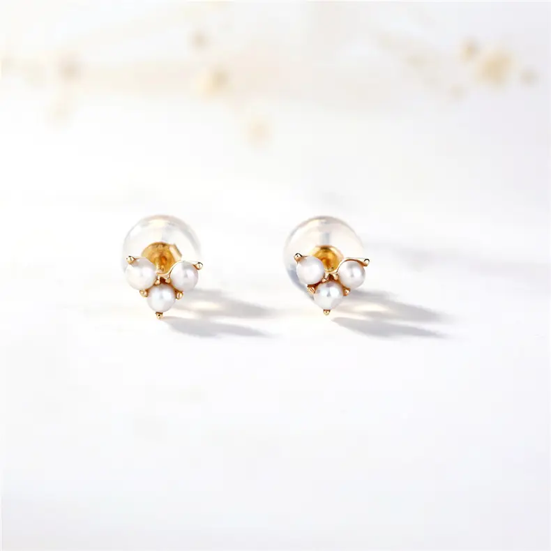 14K Gold Round White Freshwater Cultured Pearl Simple Design Stud Earrings For Women