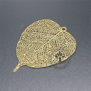 Signet en laiton plaqué or découpé sur mesure en forme de <span class=keywords><strong>feuille</strong></span>, en métal et avec technique de gravure - Product Image 2