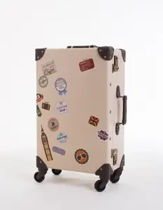 ヴィンテージスタイルの装飾的なスーツケースホワイト、4つのスピナーホイール付き