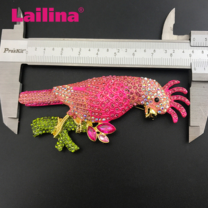 Venta directa de fábrica de las mujeres de oro <span class=keywords><strong>rosa</strong></span> y diamantes de imitación con diseño de animal loro Tropical cacatúa Ave broche alfiler de cristal broches de mujer - Product Image 3