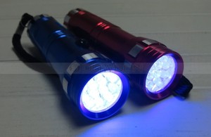 <span class=keywords><strong>Linterna</strong></span> Ultravioleta <span class=keywords><strong>de</strong></span> 14 LED para Detectar Manchas <span class=keywords><strong>de</strong></span> Mascotas, Orina y Sangre - Product Image 5