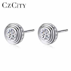 CZCITY Phụ Nữ Hàng Ngày-Cuộc Sống Bán Buôn Đồ Trang Sức Đơn Giản Tốt 925 Bạc Bông Tai Stud Với Vòng Tròn Rõ Ràng CZ Đá Bông Tai