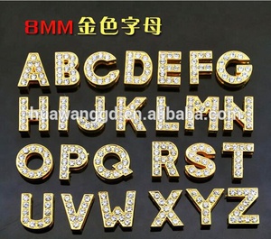 Contactez-nous pour plus de styles en stock : Lettres coulissantes en strass doré 8 mm et 10 mm - Product Image 2
