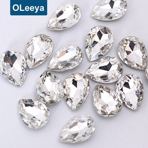 Pietre Sciolte in <span class=keywords><strong>Vetro</strong></span> Non Piatte Oleeya 13*18mm, Strass a Goccia Siam Scuro con Retro Appuntito per Decorazione Telefoni - Product Image 2