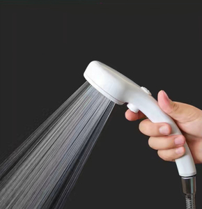Nuovo prodotto di risparmio idrico soffione doccia crescente pressione doccia a mano con stop pulsante acqua - Product Image 1
