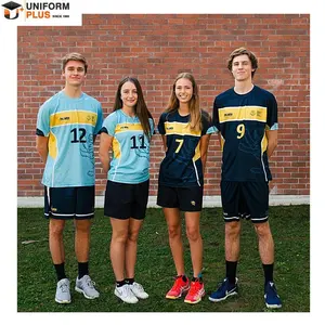 High school student uniform meisjes in sport shorts