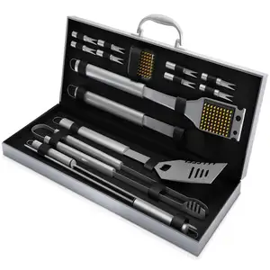 16PCS accessori per Barbecue Set di strumenti per Barbecue in acciaio inossidabile con manico in argento in custodia in alluminio