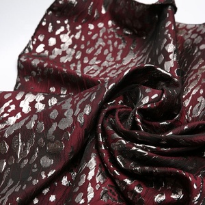 Keer Nhà Máy Tùy Chỉnh Bán Buôn Jdj1320n Chất Lượng Tốt Hot Bán Tóm Tắt <span class=keywords><strong>Polyester</strong></span> Thiết Kế Dot Sọc Thổ Cẩm Đảng Prom Ăn Mặc Chất Liệu Kim Loại <span class=keywords><strong>Jacquard</strong></span> Vải - Product Image 2