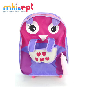Muñeca encantadora de juguete para bebé con portaequipajes - Product Image 3