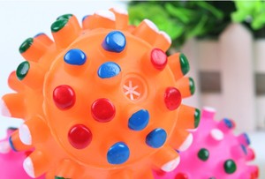 Renkli noktalı dambıl şekilli sıkmak gıcırtılı Faux kemik evcil köpek oyuncak - Product Image 3