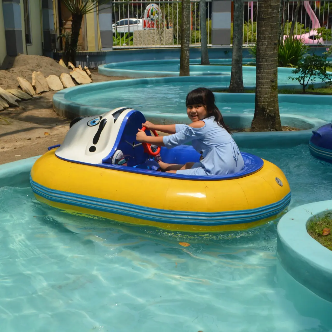 Cazip çocuklar ticari eğlence tema su parkı ekipmanları ördek elektrikli tampon tekne satılık