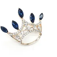 Spilla Vintage affascinante Kc placcato oro diamante artificiale strass cristallo blu corona spilla accessori punte del collare spilla