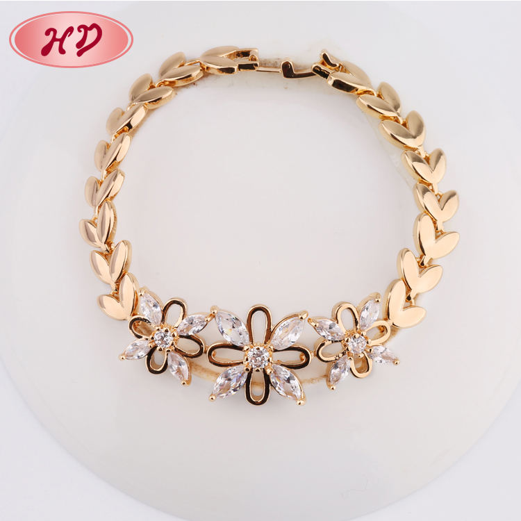 Indian New Style Fancy Flower Crystal Plated Gold Bracelet Design for Girls