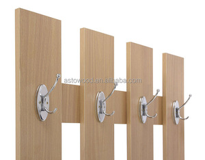 Porte-manteau mural en bois de frêne clair avec 4 crochets - Product Image 4