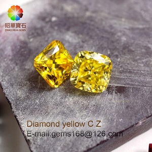 Gema de Circonia Cúbica con Corte Cojín en Amarillo Diamante, Circonia Cúbica Sintética en Amarillo Dorado - Product Image 3