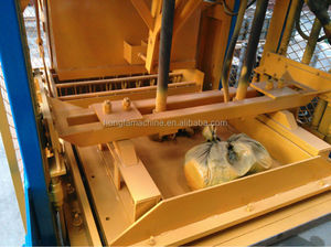 เครื่องทำบล็อกคอนกรีตแบบเจาะรู JMQ-10A - Product Image 6